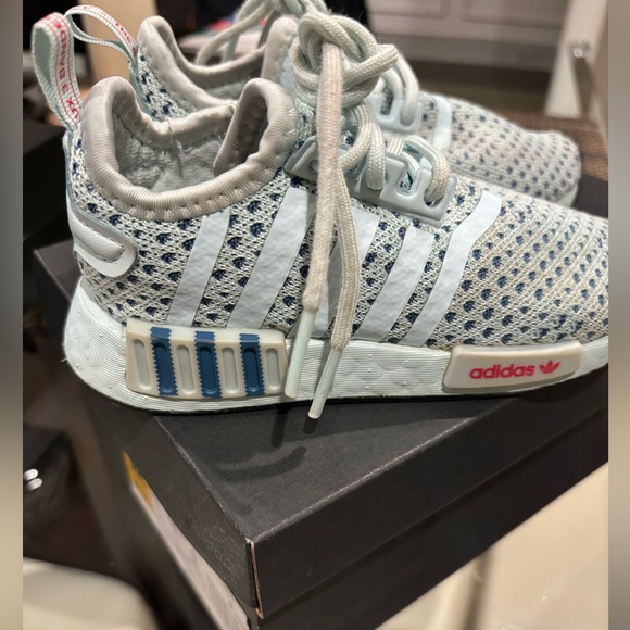 2022
NMD_R1 J 'Almost Blue' - Picture 3 of 5